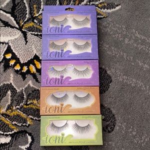 5 pairs of lashes